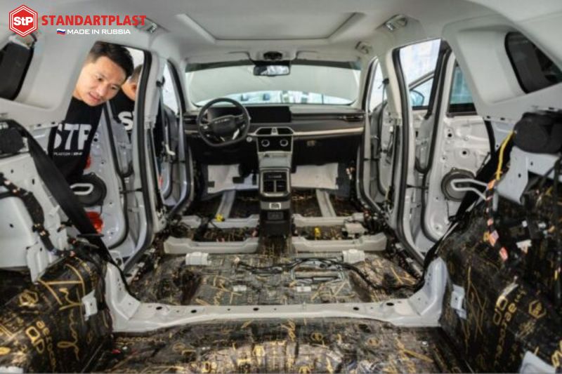 Cách âm StP Aerocell QP Intrigo - Sản phẩm cách âm đỉnh cao 7 Dán cách âm StP Aerocell QP Intrigo vị trí sàn xe